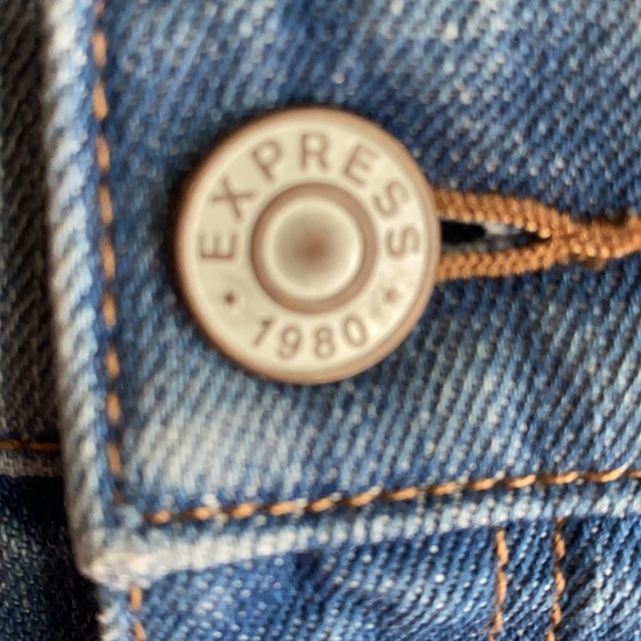 EXPRESS distressed jean mini skirt w/beading NWOT - Picture 3 of 7